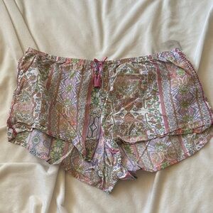 Floral Patterned Women's Shorts